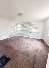 328 N Columbus St in Crestline, OH - Building Photo - Building Photo