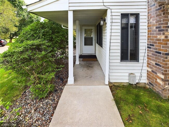 9343 Ranchview Ln N in Maple Grove, MN - Building Photo - Building Photo