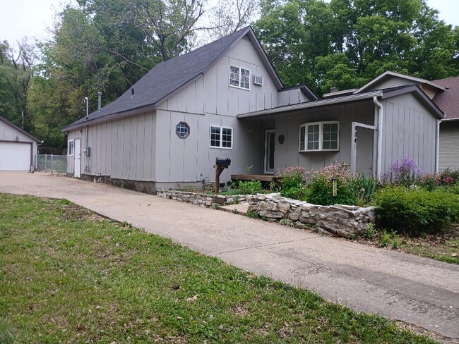 property at 904 Ratone St