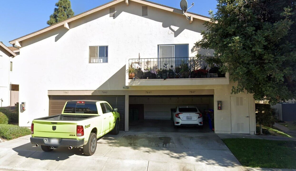7843 Camino Noguera in San Diego, CA - Building Photo