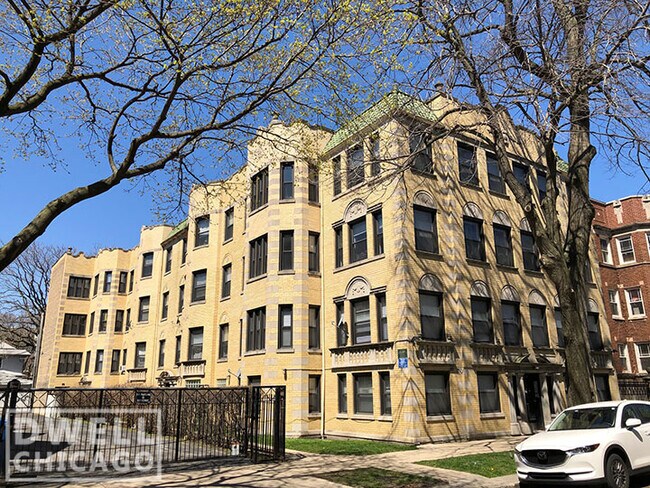 6818 N Lakewood Ave, Unit 1