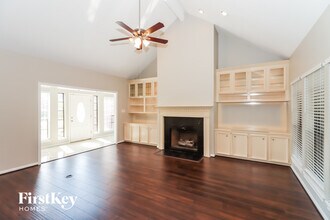 4612 Ironwood Dr in Baytown, TX - Foto de edificio - Building Photo