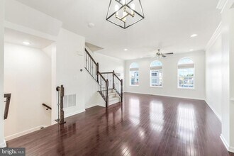 43190 Loudoun Reserve Dr in Ashburn, VA - Building Photo - Building Photo