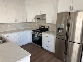 8747 Ranchito Ave in Los Angeles, CA - Building Photo - Building Photo