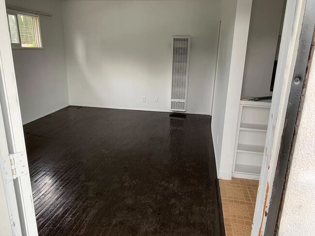property at 14753 Vanowen St