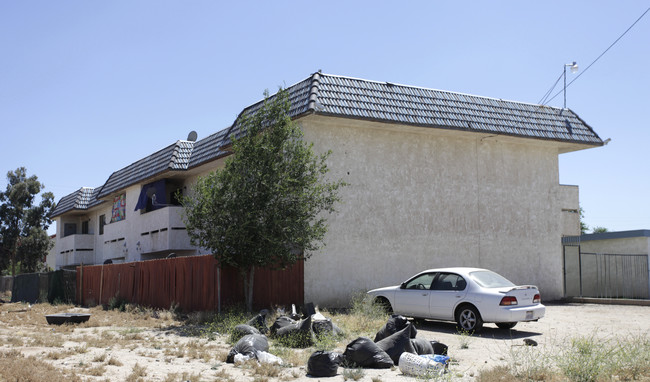 15615 Tokay St in Victorville, CA - Building Photo - Building Photo