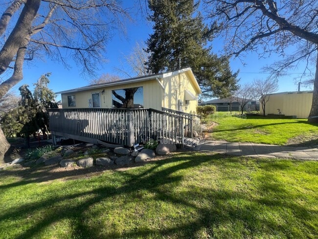 5210 W Henry St in Pasco, WA - Building Photo - Building Photo