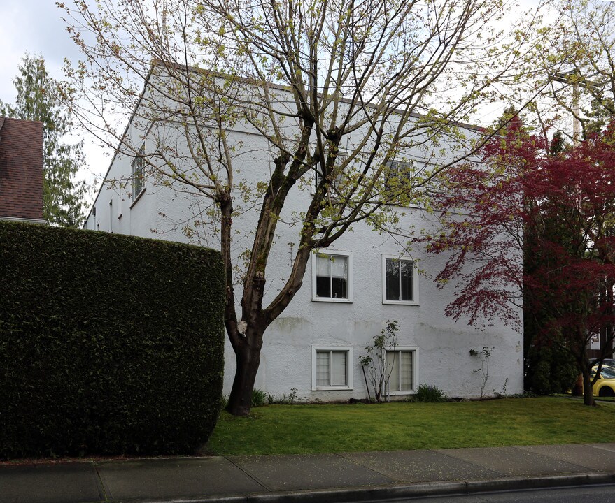 2675 Spruce St in Vancouver, BC - Building Photo