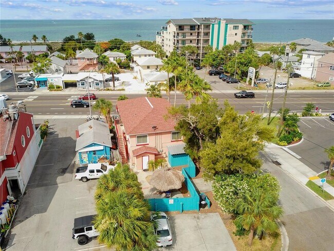 13047 Gulf Ln in Madeira Beach, FL - Building Photo - Building Photo