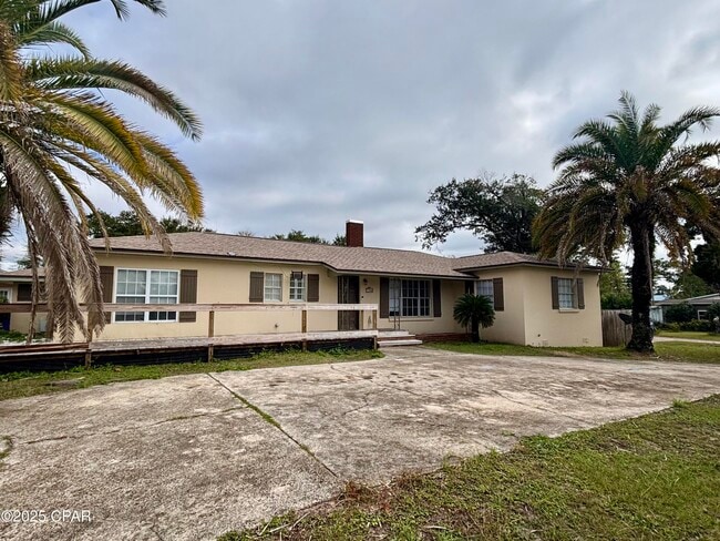 1206 Buena Vista Blvd