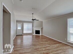 10229 Dallam Ln in Fort Worth, TX - Building Photo - Building Photo