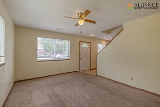 928 Moro St in Manhattan, KS - Building Photo - Building Photo