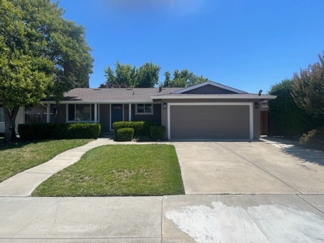 6850 Heath Ct in Pleasanton, CA - Building Photo - Building Photo