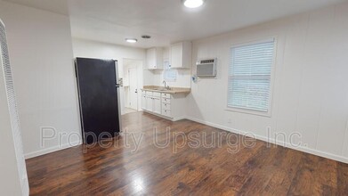 3613 Shasta Dam Blvd in Shasta Lake, CA - Building Photo - Building Photo
