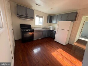 4369 Hollins Ferry Rd in Halethorpe, MD - Building Photo - Building Photo