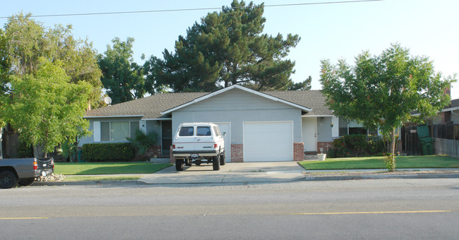 947 Hacienda Ave in Campbell, CA - Building Photo - Building Photo