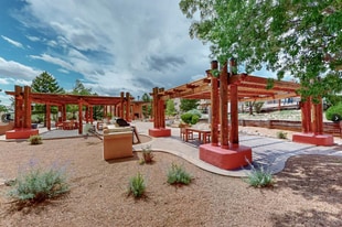 2210 Miguel Chavez Rd, Unit 813 in Santa Fe, NM - Building Photo