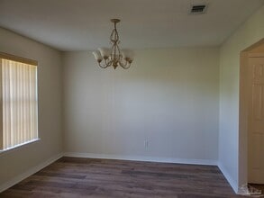 2490 Vale Dr in Navarre, FL - Building Photo - Building Photo