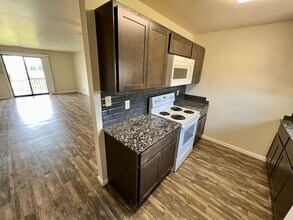 207 Eldon Ave in Cuba, MO - Building Photo - Building Photo