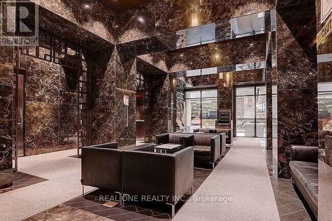 70 Temperance St in Toronto, ON - Building Photo - Building Photo