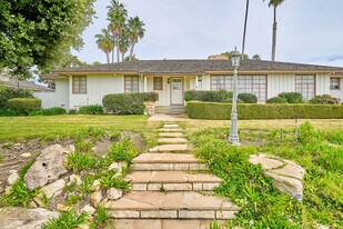 2136 Paseo Del Mar in Palos Verdes Estates, CA - Building Photo