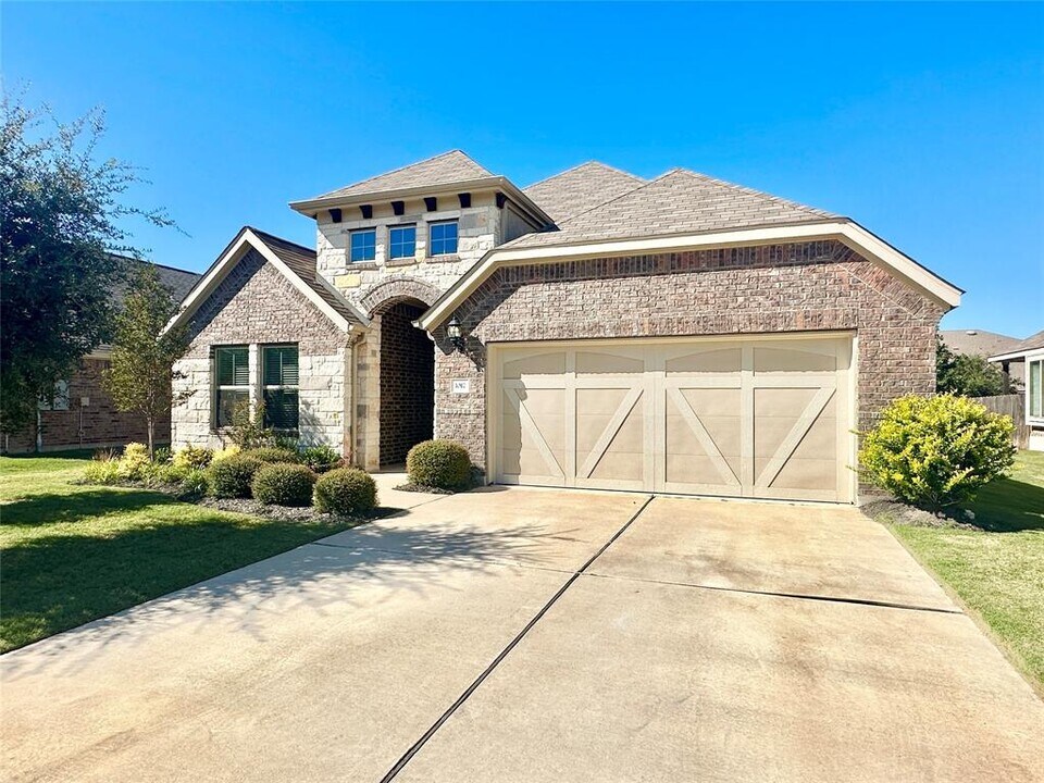 1017 Hillrose Dr in Leander, TX - Building Photo
