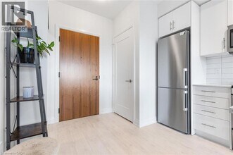 509 Dundas St W in Oakville, ON - Building Photo - Building Photo