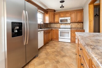 1502 Julie Dr in Bloomington, IL - Building Photo - Building Photo