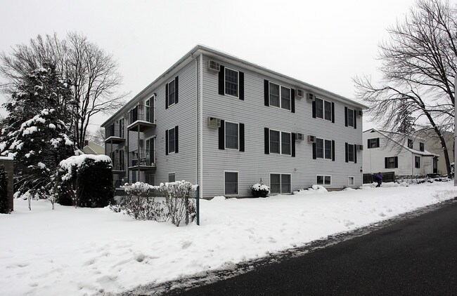 25 Standish St in Worcester, MA - Building Photo - Building Photo