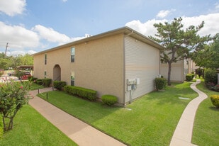 Pecan Grove Apartments in Denton, TX - Building Photo