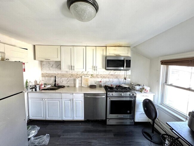 17 Beach St in Jersey City, NJ - Building Photo - Building Photo