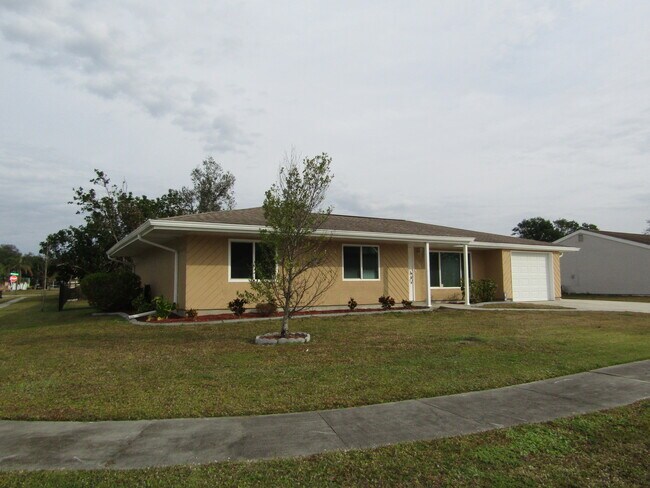 4596 Tollefson Ave in North Port, FL - Building Photo - Building Photo