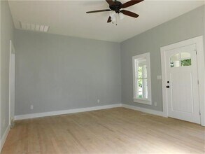201 E 6th St in Dallas, TX - Building Photo - Building Photo
