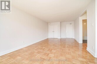 1545 Bathurst St in Toronto, ON - Building Photo - Building Photo