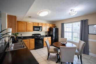 The Summit Townhomes in Murfreesboro, TN - Foto de edificio - Interior Photo