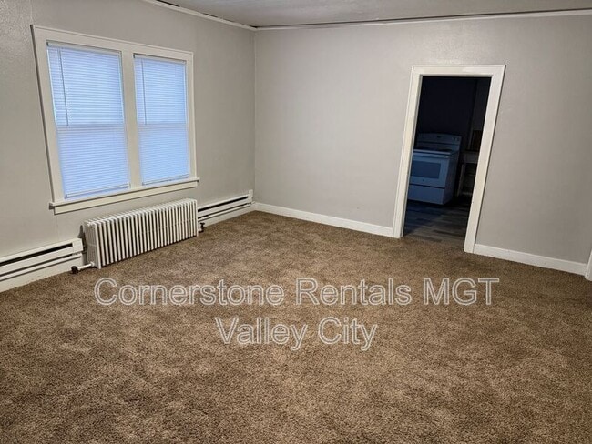 property at 208 5th Ave SW