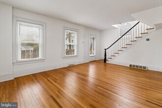 12 Station Rd in Cranbury, NJ - Building Photo - Building Photo