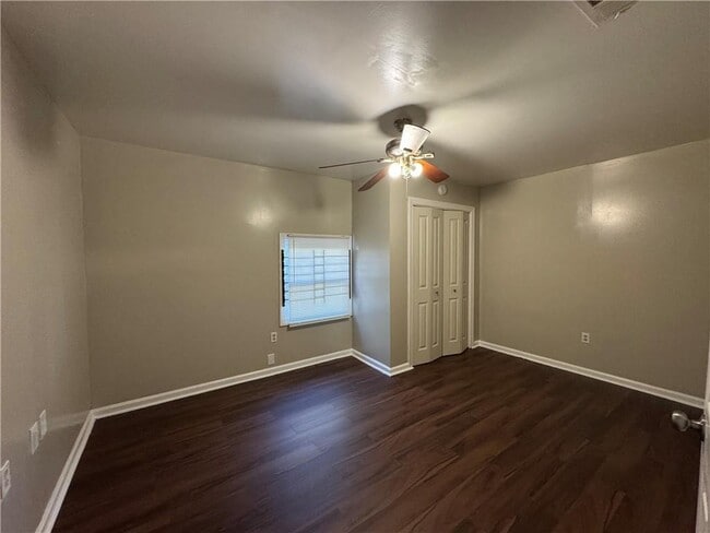 888 T P Burruss Senior Dr SW in Atlanta, GA - Building Photo - Building Photo