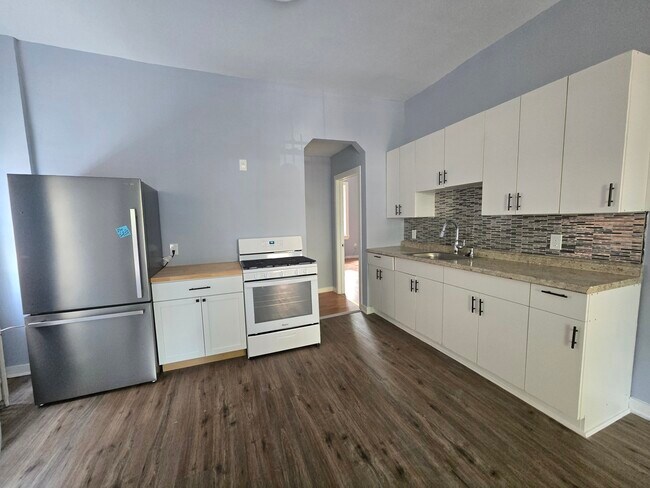 4812 Regent St
