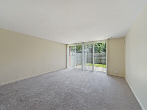 University Heights Apartments in Providence, RI - Foto de edificio - Interior Photo