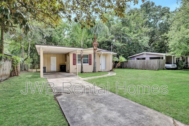 property at 1165 Denaud St