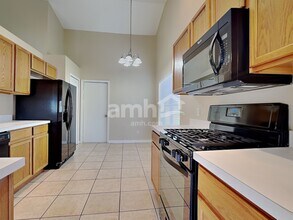 29630 Morningmist Dr in Zephyrhills, FL - Building Photo - Building Photo