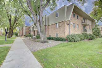 7414 W 22nd St, Unit 112 in St. Louis Park, MN - Building Photo - Building Photo