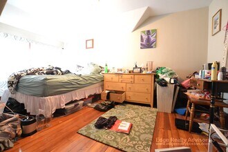 44 Mapleton St, Unit 1 in Boston, MA - Foto de edificio - Building Photo