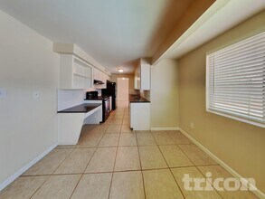 3830 W Royal Palm Rd in Phoenix, AZ - Foto de edificio - Building Photo