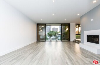 268 S Lasky Dr in Beverly Hills, CA - Building Photo - Building Photo