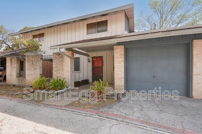 5905 Little Creek Trail in Austin, TX - Building Photo - Building Photo