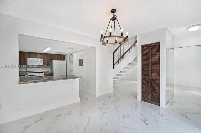 7074 SW 114th Pl in Miami, FL - Building Photo - Building Photo