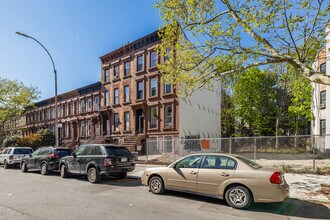 463A Hancock St in Brooklyn, NY - Building Photo - Building Photo