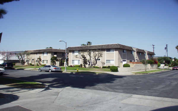 4108 Deeboyar Ave in Lakewood, CA - Building Photo